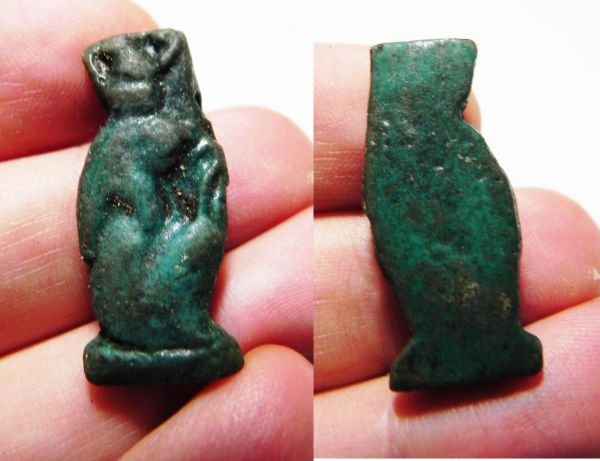 Picture of ANCIENT EGYPT. FAIENCE KNEELING HORUS AMULET . 600 - 300 B.C