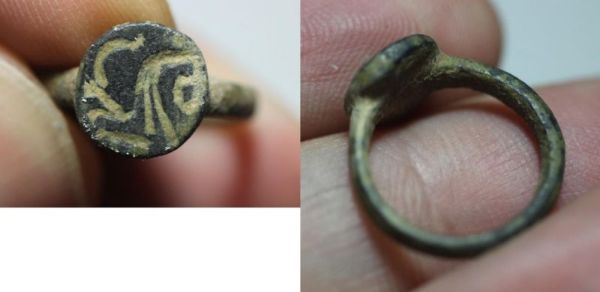 Picture of ANCIENT ROMAN BRONZE CHILD'S RING. LION . 300 - 400 A.D