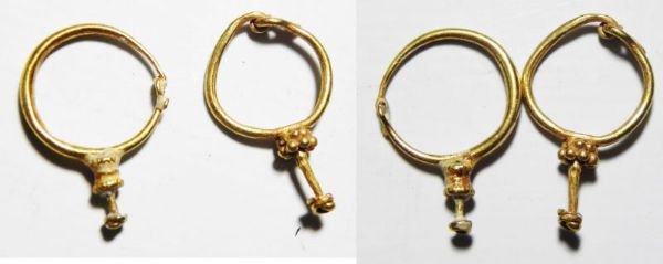 Picture of ANCIENT ROMAN PAIR OF GOLD EARRINGS. 100 - 200 A.D