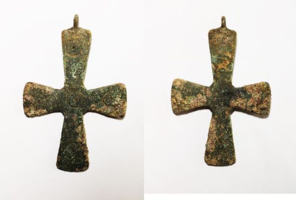 Picture of BYZANTINE. LARGE BRONZE CROSS. . 800 - 1000 A.D