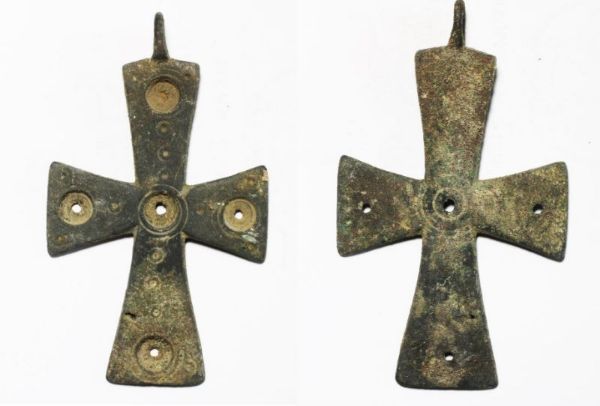 Picture of ANCIENT BYZANTINE LARGE BRONZE CROSS. 800 - 1000 A.D