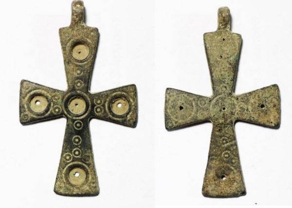 Picture of ANCIENT BYZANTINE LARGE BRONZE CROSS. 800 - 1000 A.D