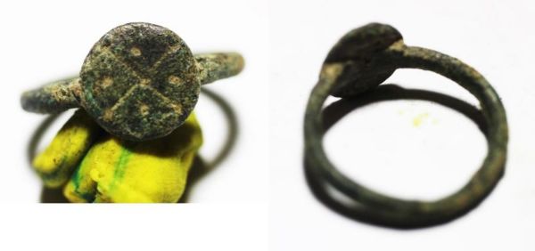 Picture of ANCIENT BYZANTINE BRONZE RING. 800 - 1000 A.D