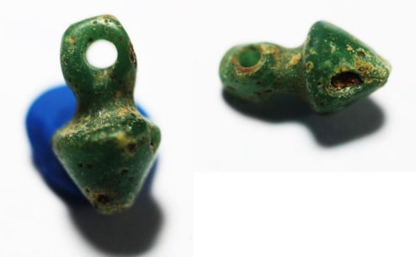 Picture of ANCIENT ROMAN GLASS AMULET . 100 - 200 A.D