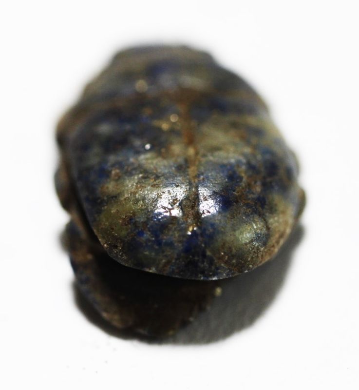 Acropolo. ANCIENT EGYPT. NEW KINGDOM. LAPIS LAZULI BUTTON SCARAB. 1300 B.C