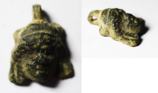 Picture of PERFECT AS A PENDANT: ANCIENT ROMAN BRONZE OIL LAMP LID. 200 - 300 A.D  WITH SUSPENSION LOOP