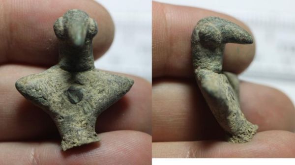 Picture of ANCIENT ROMAN BRONZE FRAGMENT. BIRD. 200 - 300 A.D