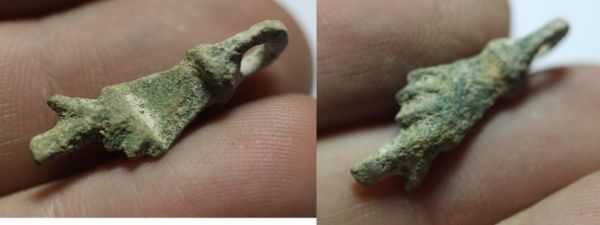 Picture of ANCIENT ROMAN BRONZE AMULET "FINGERS CROSSED". 200 A.D