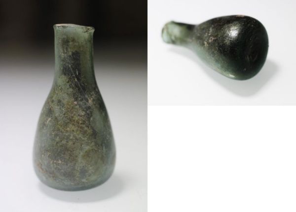 Picture of ANCIENT ROMAN GLASS VESSEL. 200 - 300 A.D