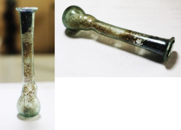 Picture of ANCIENT ROMAN GLASS VESSEL. 200 - 300 A.D