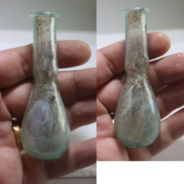 Picture of ANCIENT ROMAN GLASS VESSEL. 200 - 300 A.D