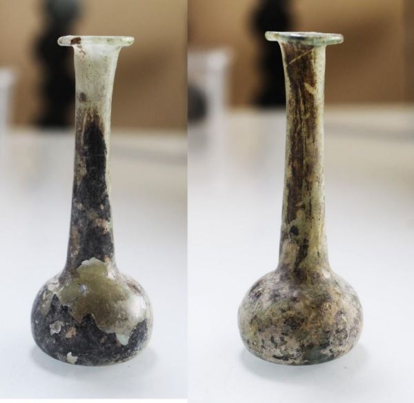 Picture of ANCIENT ROMAN GLASS VESSEL. 200 - 300 A.D