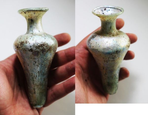 Picture of ANCIENT ROMAN GLASS VESSEL. 200 - 300 A.D