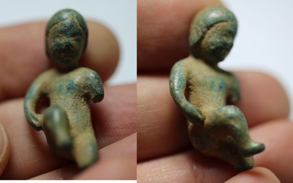 Picture of ANCIENT ROMAN BRONZE FIGURE OF AN INFANT (BABY). 100 - 200 A.D