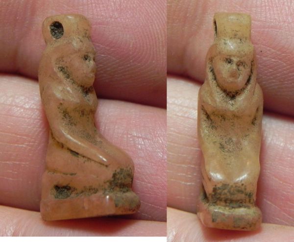 Picture of ANCIENT EGYPT, NEW KINGDOM. CARNELIAN FEMALE KNEELING AMULET. 1400 B.C