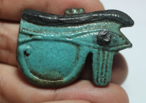 Picture of ANCIENT EGYPT. BEAUTIFUL , LARGE EYE OF HORUS AMULET. 600 - 300 B.C