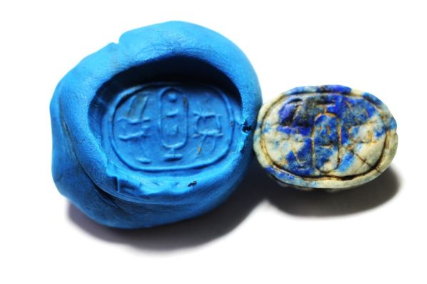 Picture of ANCIENT EGYPT. NEW KINGDOM LAPIS LAZULI SCARAB WITH THE NAME MEN-KA-RE. 14TH B.C