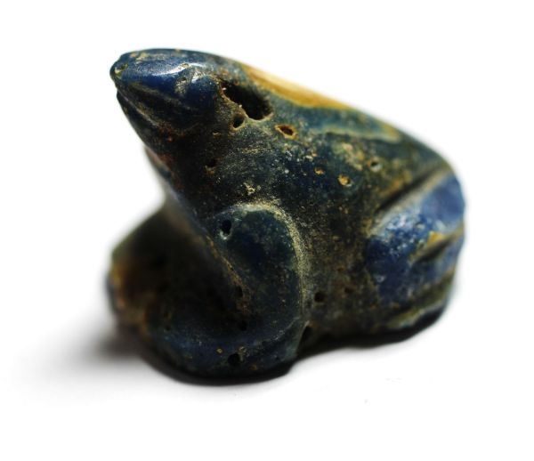 Picture of ANCIENT EGYPT, NEW KINGDOM LAPIS LAZULI STONE FROG AMULET. 14TH CENTURY BC .