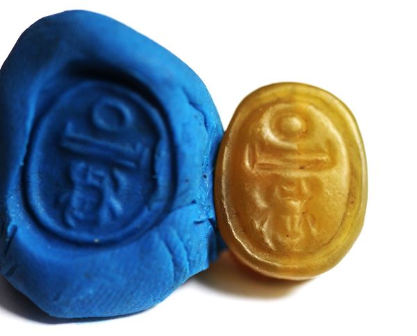 Picture of ANCIENT EGYPT. NEW KINGDOM LIBYAN GLASS SCARAB.  1300 B.C