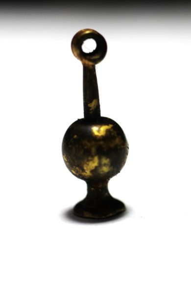 Picture of ANCIENT EGYPT. NEW KINGDOM  GOLD POPPY SEED AMULET . 1250 B.C