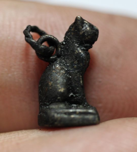 Picture of ANCIENT EGYPT. NEW KINGDOM ELECTRUM / SILVER CAT AMULET. 1250 B.C 