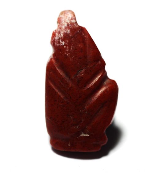 Picture of ANCIENT EGYPT .  CARNELIAN SEATED MALE FIGURE. 1250 B.C  PROBABLY A PRINCE