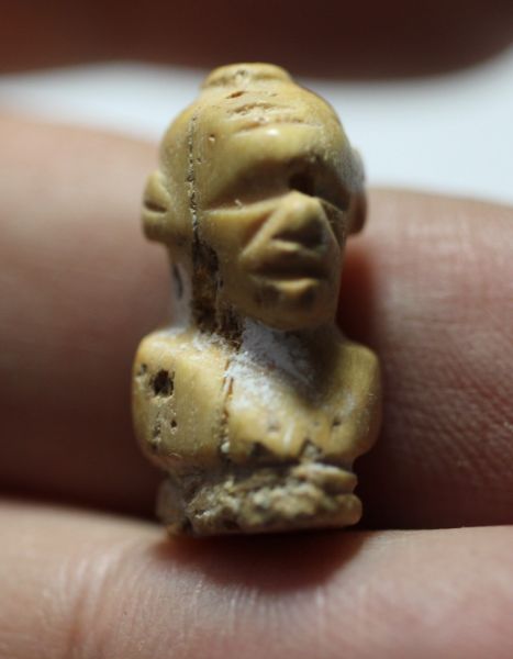 Picture of ANCIENT ROMAN BONE PENDANT. MALE'S BUST . 200 - 300 A.D