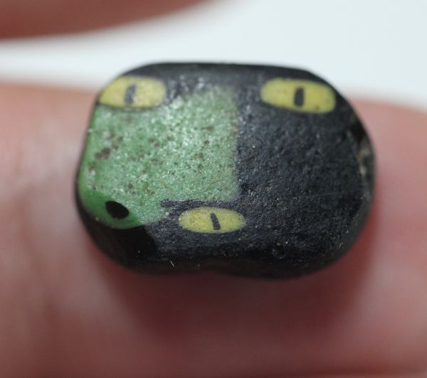 Picture of ANCIENT EGYPT.  ROMAN GLASS BEAD. FACE. 100 - 200 A.D