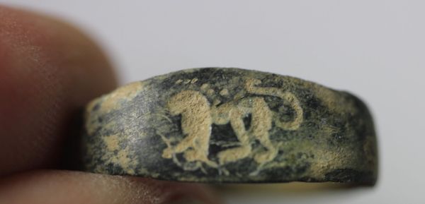 Picture of ANCIENT  ISLAMIC. ROMAN BRONZE RING. 200 A.D