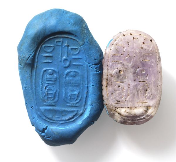 Picture of ANCIENT EGYPT. LARGE AMETHYST SCARAB . WITH THE NAME OF THUTMOSES III (6TH PHAROE OF THE 18TH DYNASTY). 1450 B.C