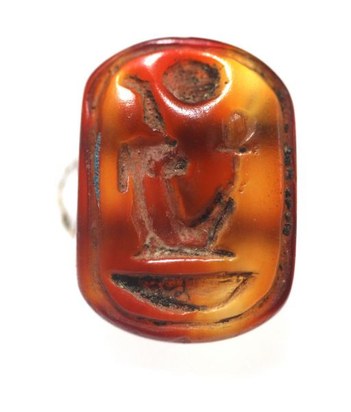 Picture of ANCIENT EGYPT CARNELIAN SEAL AMULET WITH IT'S GOLD RING. 1250 B.C.  AMENHOTEP III'S NAME